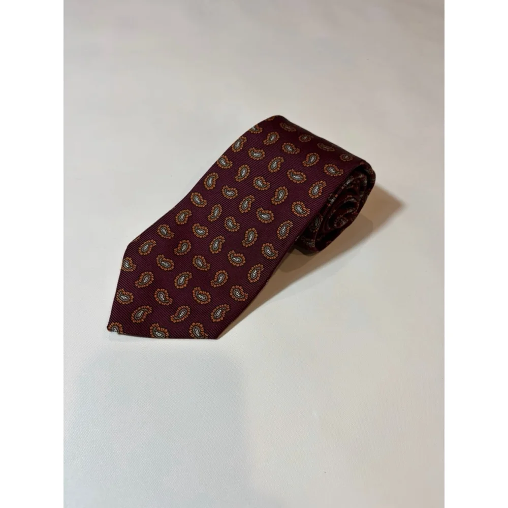 Banana Republic Silk Tie Burgundy Paisley Italy Classic Mens Necktie